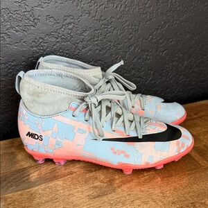 Nike Soccer Cleats with Pink and Light Blue Pattern Size 1Y
